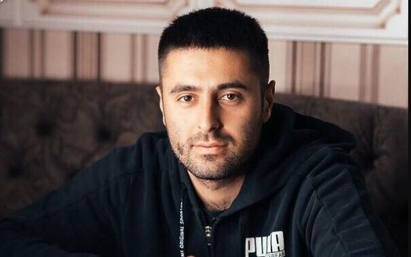 ФСБ затримала в Армянську кримського татарина Решата Медінова
