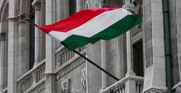 Угорщина продовжує роздавати паспорти закарпатцям