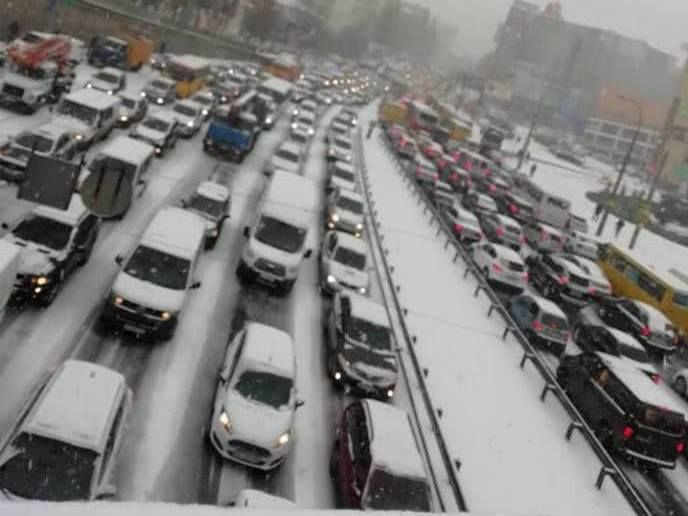 У Києві сталося близько 300 аварій під час снігопаду