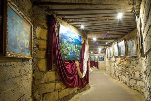 Незвичайна виставка картин у катакомбах на Одещині потрапила до Книги рекордів України
