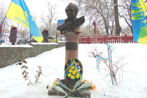 На Черкащині відновили погруддя В’ячеслава Чорновола
