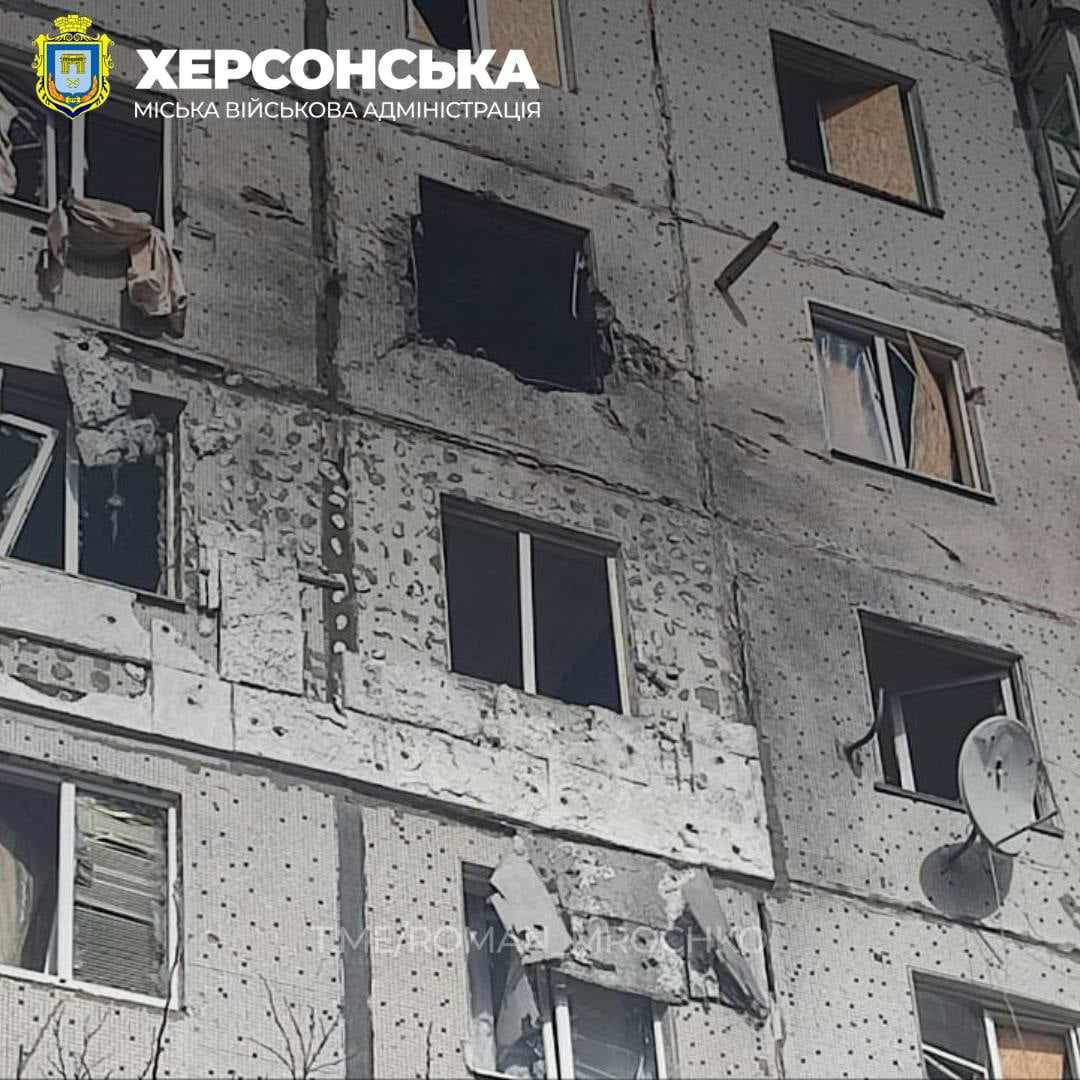 Росіяни вгатили по Херсону – пошкоджено житлові будинки
