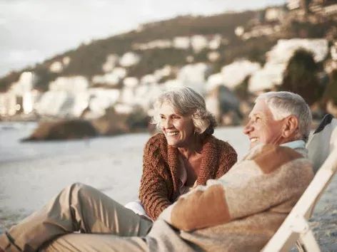 Не вірте забобонам: у Швейцарії літні люди отримуватимуть 13 пенсію