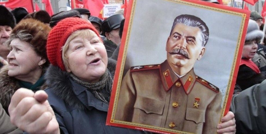 Сталінський режим не засуджується, а пропаується у путінській росії.