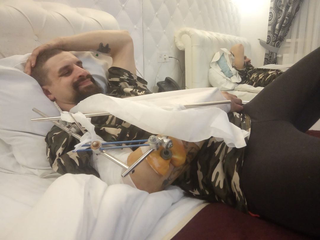 Син фотографа Юрія Сапожникова поранений у бою і потребує допомоги