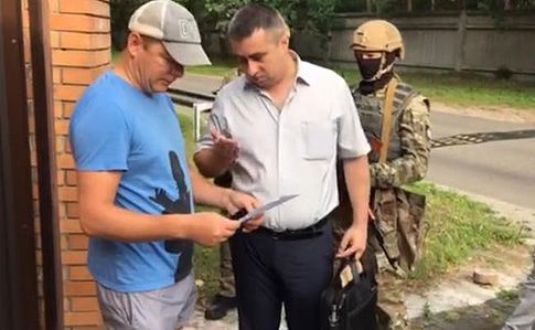 Замість будинків Клюєва і Сівковича слідчі Генпрокуратури ледь не обшукали помешкання Ляшка