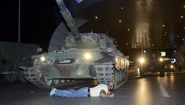 Переворот у Туреччині провалився: десятки загиблих, 336 затриманих