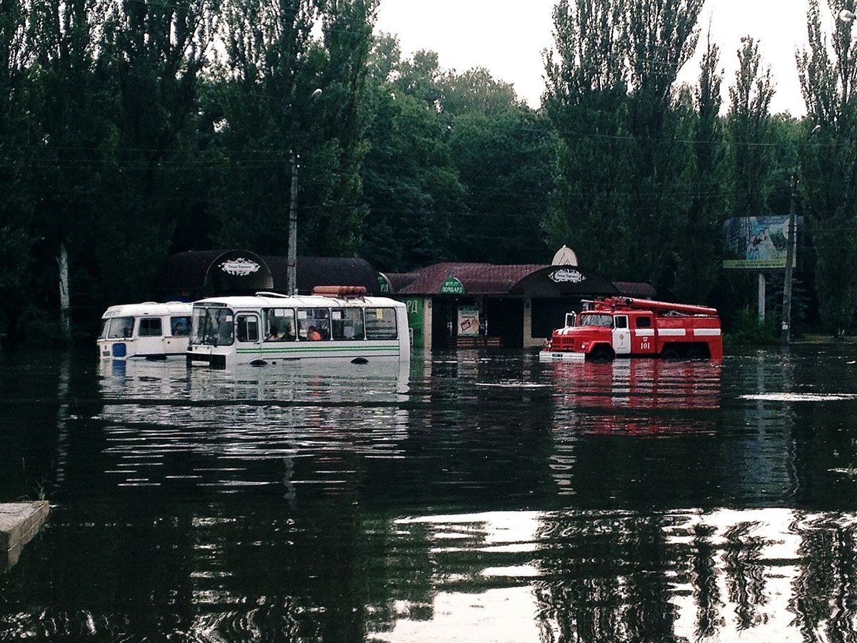 Черкаси потонули після рекордної зливи (фото, відео)