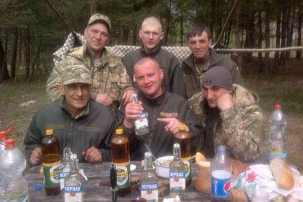 Головні проблеми збройних сил - дезертирство, крадіжки зброї та алкоголізм