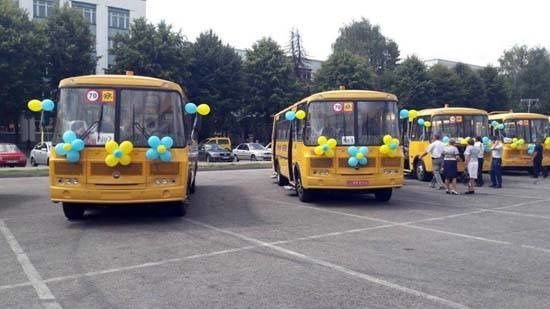 Україна закупила шкільні автобуси у російського холдингу