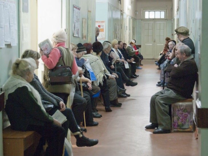 Лікарні у Києві перейдуть на електронні черги