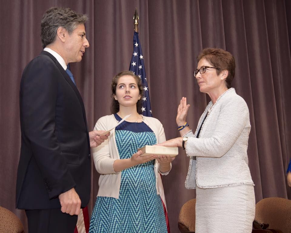 Нова посол США Марі Йованович уже летить в Україну