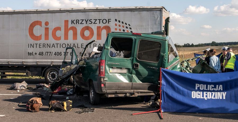 Під Любліном мікроавтобус зі Львова протаранив вантажівку: 5 загиблих