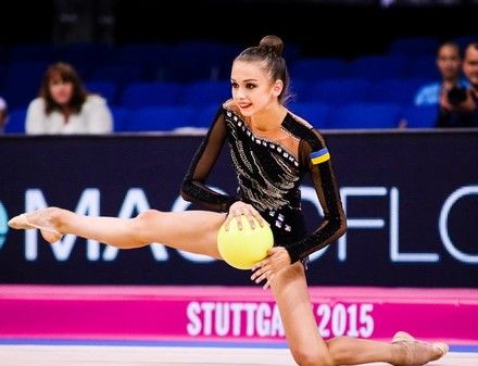 Дві українські спортсменки перебігли під російський прапор