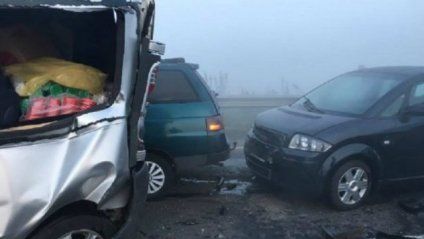 Через пожежу на торфяниках під Львовом зіткнулися 12 автівок (фото, відео)