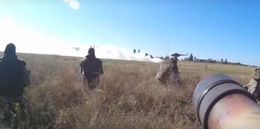 На Донбасі українські спецпризначенці десантувалися в тил противника (відео)