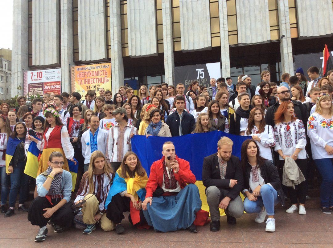 У Києві відбувся Мегамарш вишиванок