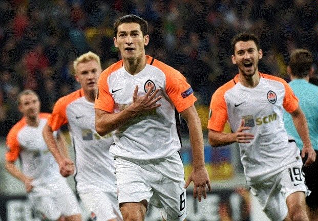 Донецький "Шахтар" вдесятьох здобув перемогу 2:0 в матчі Ліги Європи