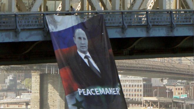 У Нью-Йорку повісили Путіна-миротворця