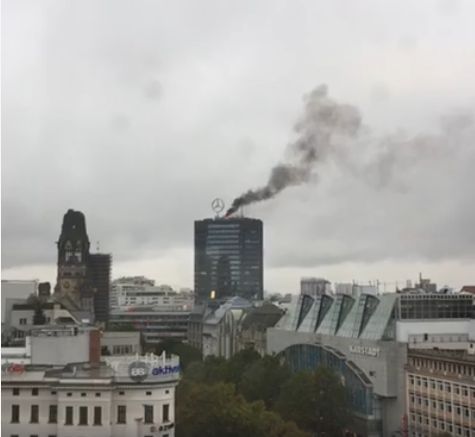 У Берліні загорівся хмарочос "Europa-Center" (фото, відео)