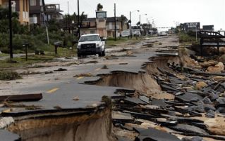 Руїни після Метью: Гаїті спустошене ураганом, у США надзвичайний стан