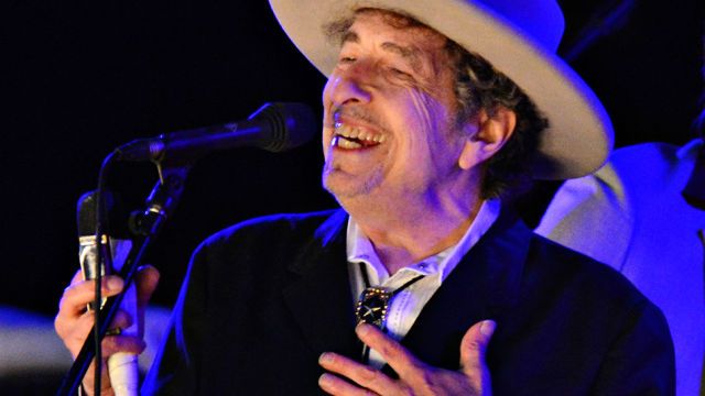 Співак Боб Ділан отримав Нобелівську премію з літератури