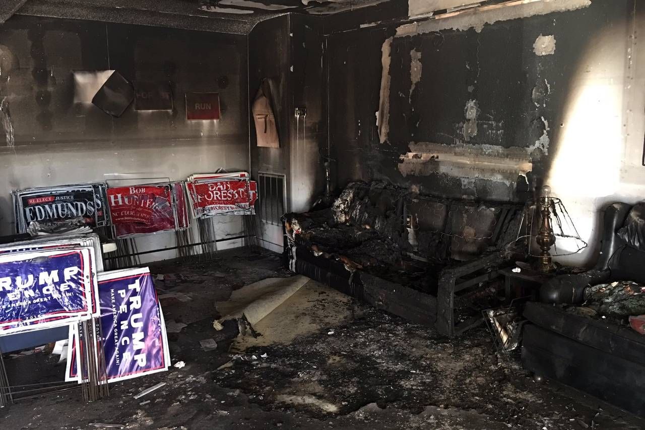 У США підпалили офіс Республіканської партії, яка агітує за Дональда Трампа