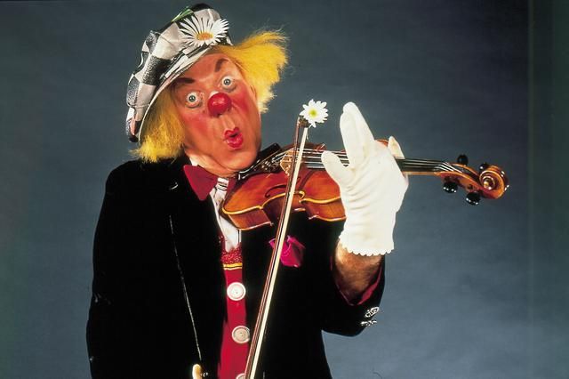 Клоун Олег Попов помер під час гастролей у Росії (виправлено)