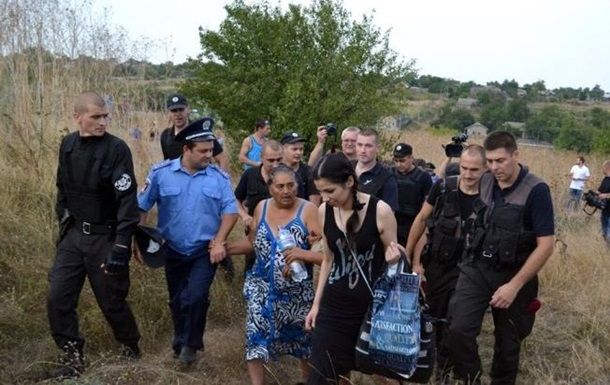 Роми з Лощинівки через два місяці після вигнання так і не отримали житла