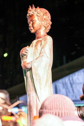 На Львівській площі у Києві відкрили пам’ятник королеві Франції Анні Ярославні