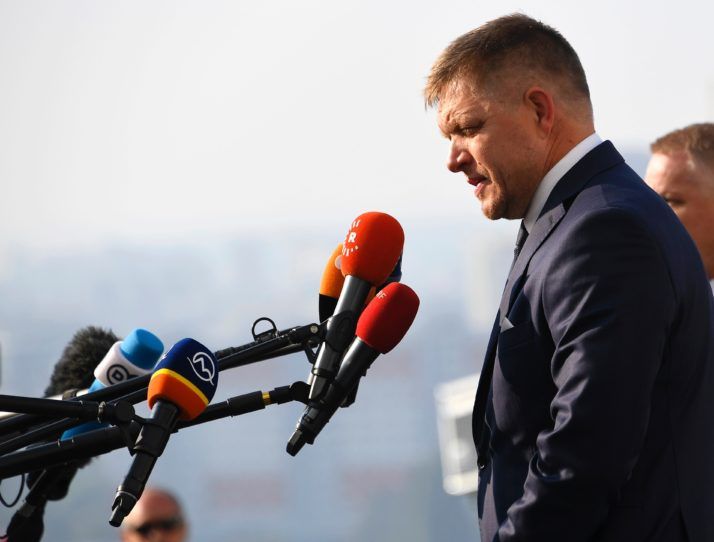 Прем'єр Словаччини Роберт Фіцо назвав журналістів брудними повіями