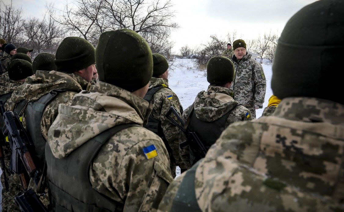 Порошенко проінспектував передову під окупованою Горлівкою (відео)