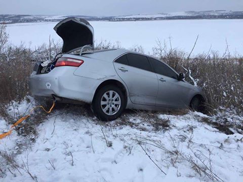 Toyota Camry з Вірою Савченко вилетіло в кювет