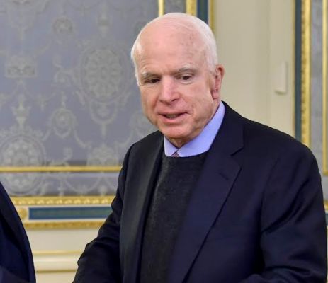 Сенатор Маккейн вірить у визволення України в 2017 році