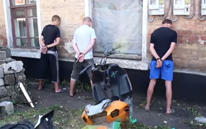 У Донецьку досі тримають за ґратами підлітків-«диверсантів»