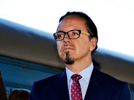 Керівника Укрзалізниці розкритикували за польоти додому на вихідні