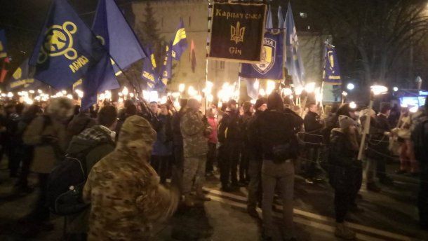 У Києві розпочалася смолоскипна хода