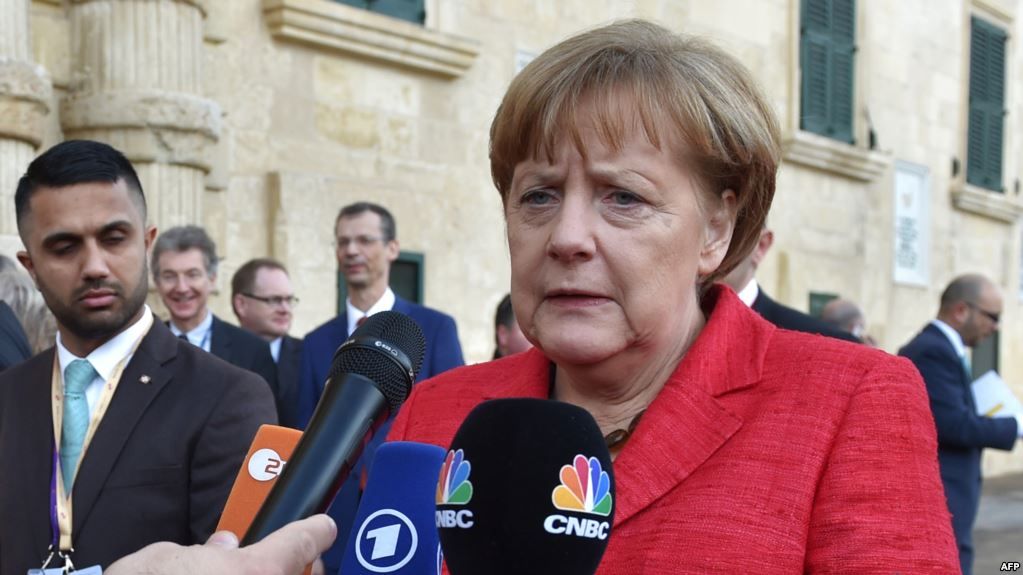 Ангела Меркель закликала Путіна припинити війну в Україні