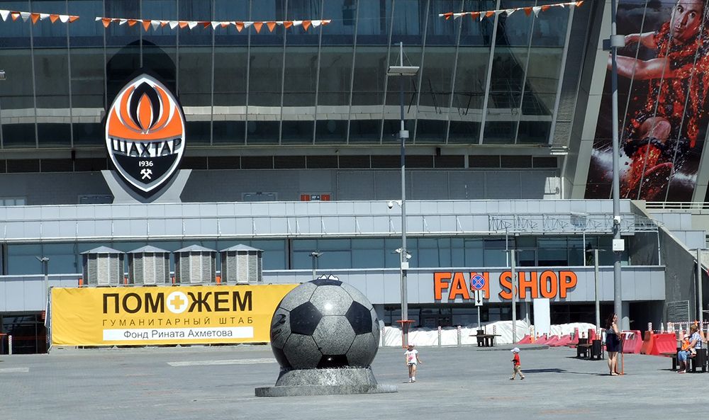 Бойовики на Донбасі захопили пункти видачі гуманітарної допомоги від Ріната Ахметова