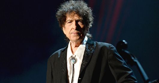 Боб Ділан таки погодився отримати Нобелівську премію з літератури