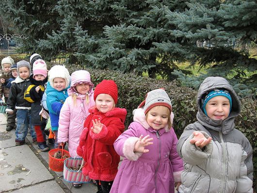 Оце так черга: понад 78 тисяч маленьких українців не можуть потрапити до дитсадків