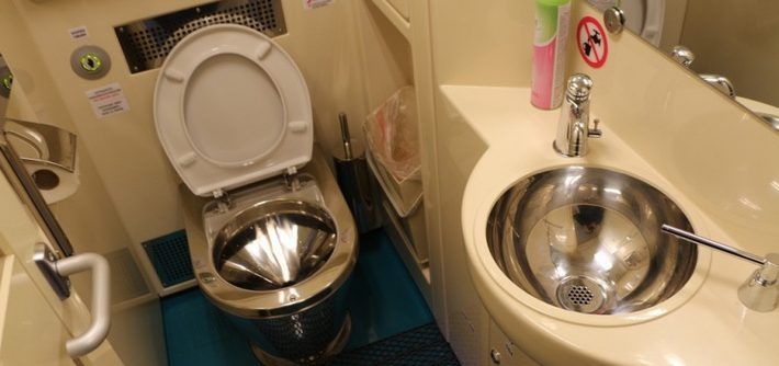 «Укрзалізниця» купить туалети в потяги по 1 млн кожен