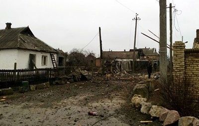 Під час обстрілу Мар'їнки чоловік затулив собою дружину і отримав важке поранення