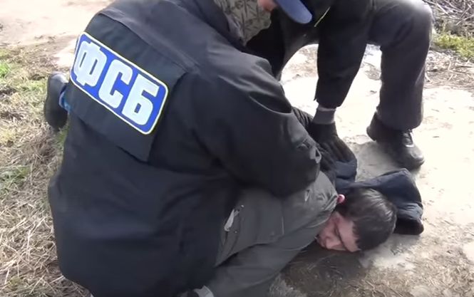 Імовірного організатора вибухів у Пітері затримала ФСБ (відео)