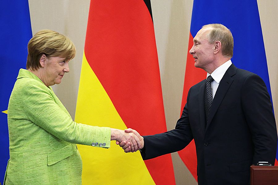 Меркель та Путін обговорили перспективи Мінських угод та миротворців на Донбасі