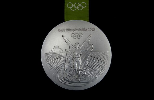 Призери Олімпіади в Ріо повертають заіржавілі медалі