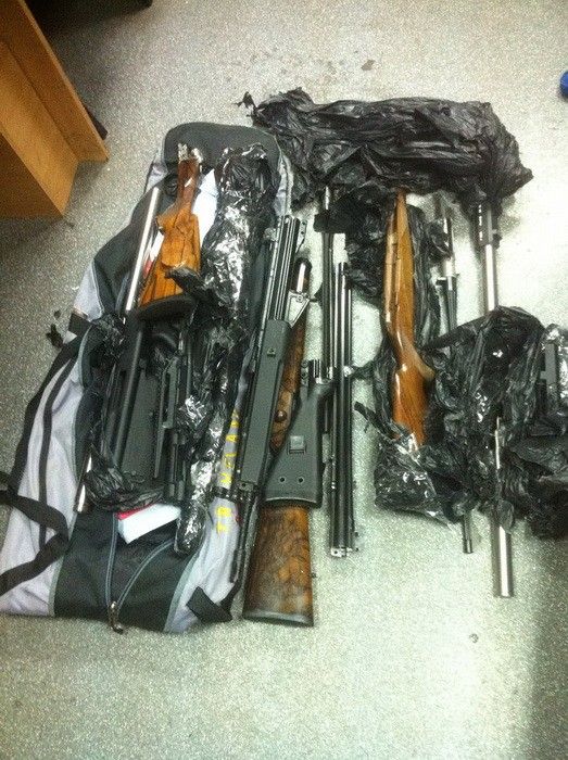 На вокзалі у Києві затримали чоловіка з карабінами із зони АТО (фото)