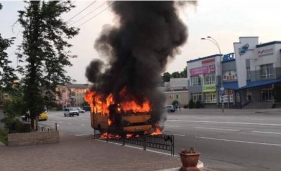 У Броварах згоріла маршрутка під час рейсу