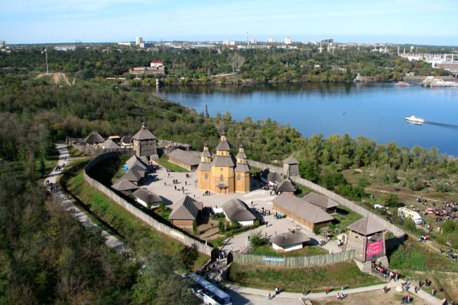 У Запоріжжі посилили охорону Хортиці через спроби підпалів