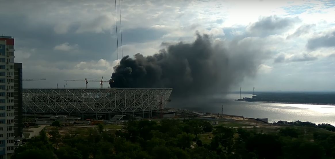 У Волгограді загорівся недобудований стадіон ЧС-2018 (відео)